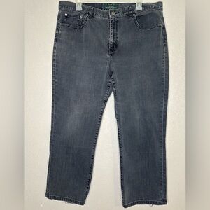 Ralph Lauren Jeans Classic Straight Women’s Size 16
Gray distressed Jeans